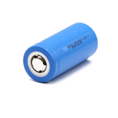 Cellule de batterie LiFePO4 IFR32700 32650 3.2V 6000mAh avec 2000 cycles de vie pour le stockage d'énergie solaire